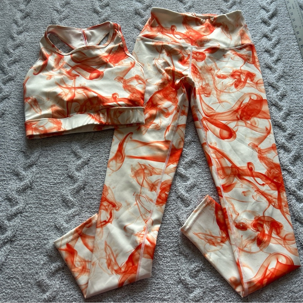 LA Society 2 Piece Leggings Sprorts Bra Athletic Matching Set Orange Cream Small